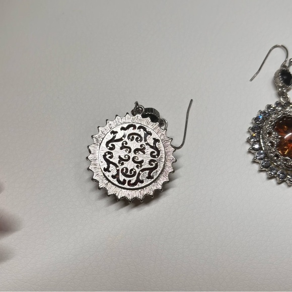 Amber with rhinestone crystal super sparkly silver tone earrings - Picture 3 of 5